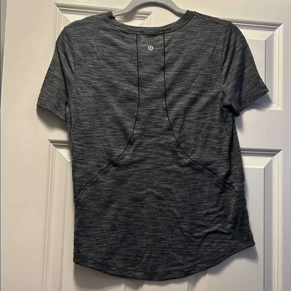 Lululemon gray athletic top